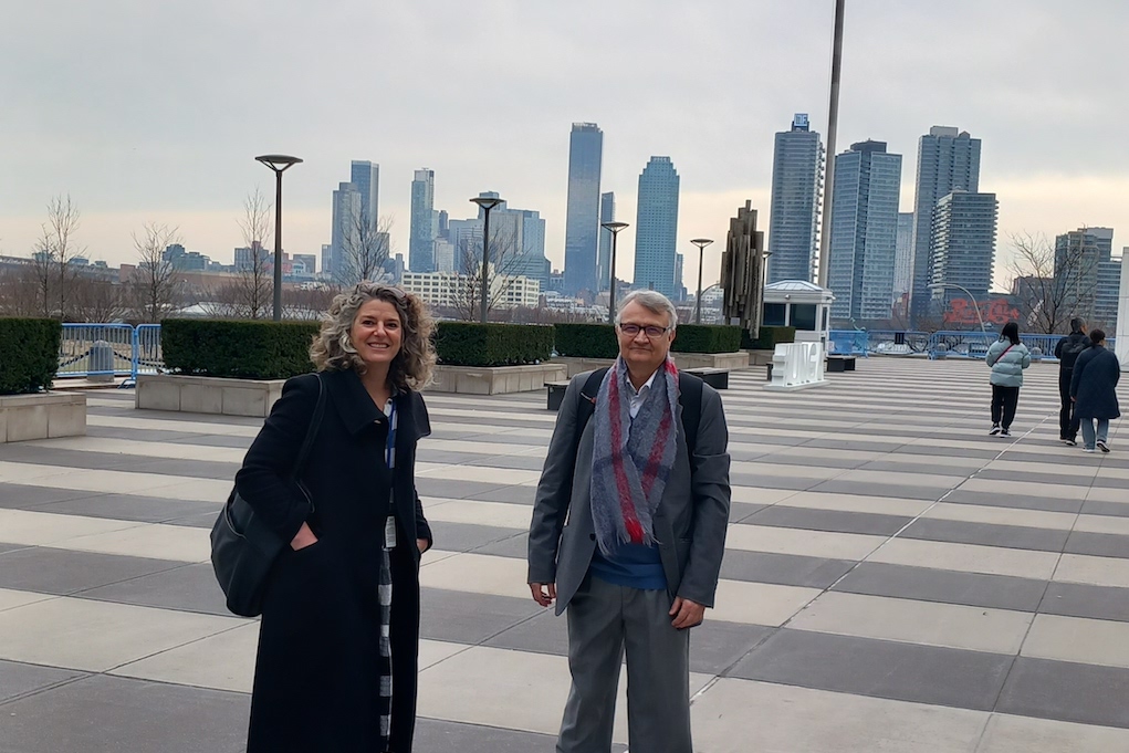 In front of UN headquarters, Joëlle Richard and Denis Bailly ©P-Y.Cadalen